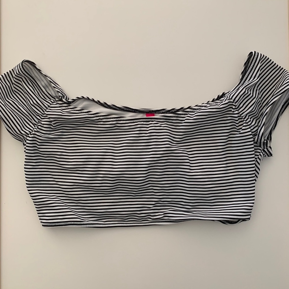 Victoria’s Secret Swim Crop Top